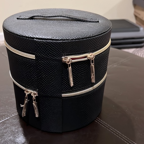 New Lancôme Paris Round Cosmetic Box 📦 - Picture 2 of 16